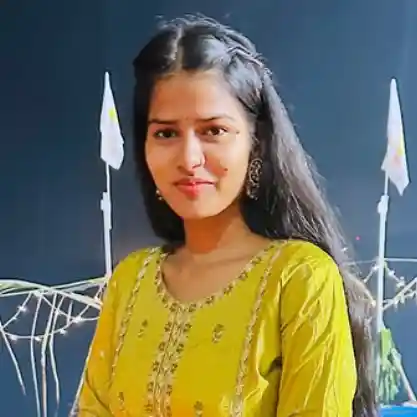 Komal Sharma Photo
